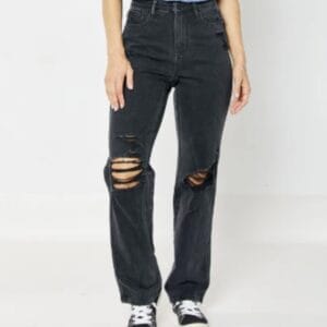 Judy Blue HIGH WAISTED RIGID MAGIC DESTROYED KNEE 90'S STRAIGHT LEG