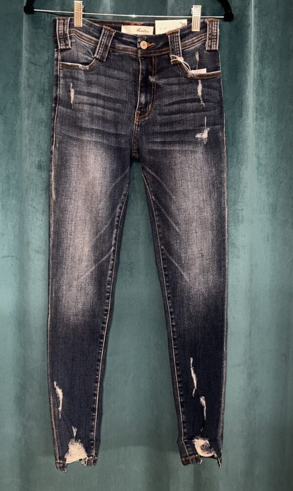 KanCan Mid Rise Cropped Skinny Jean